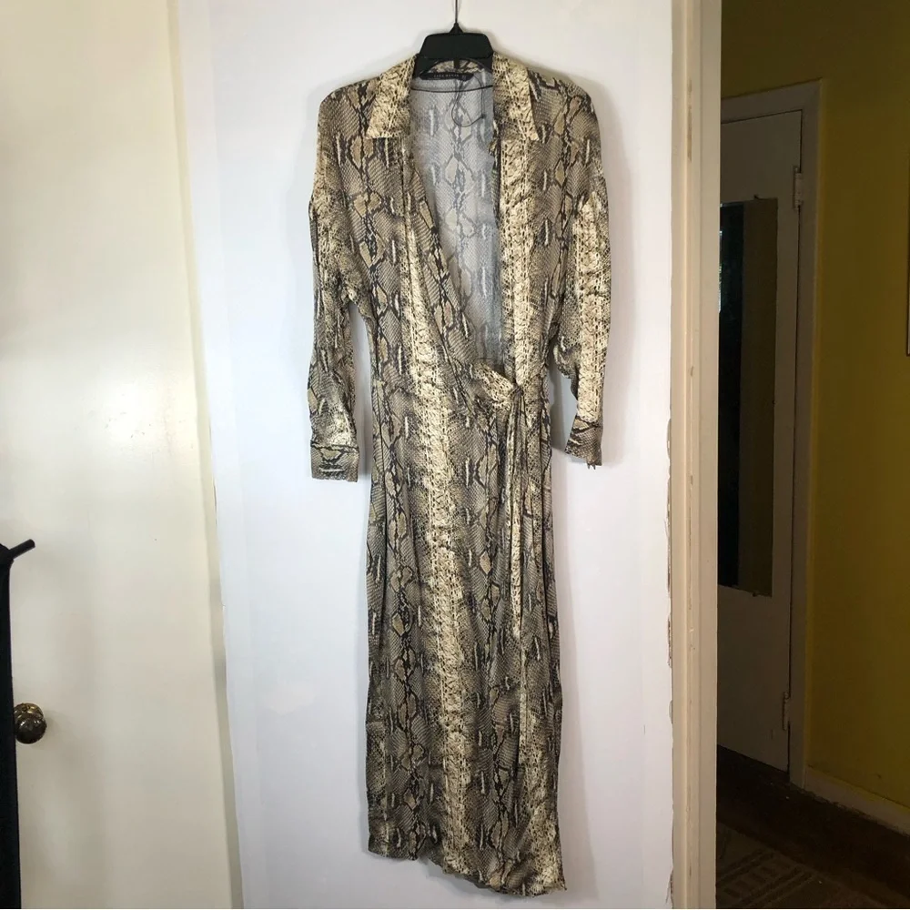 ZARA FLOWING V-NECK SNAKESKIN PRINT LONG SHIRT DRESS | Size Small - Picture 6 of 16